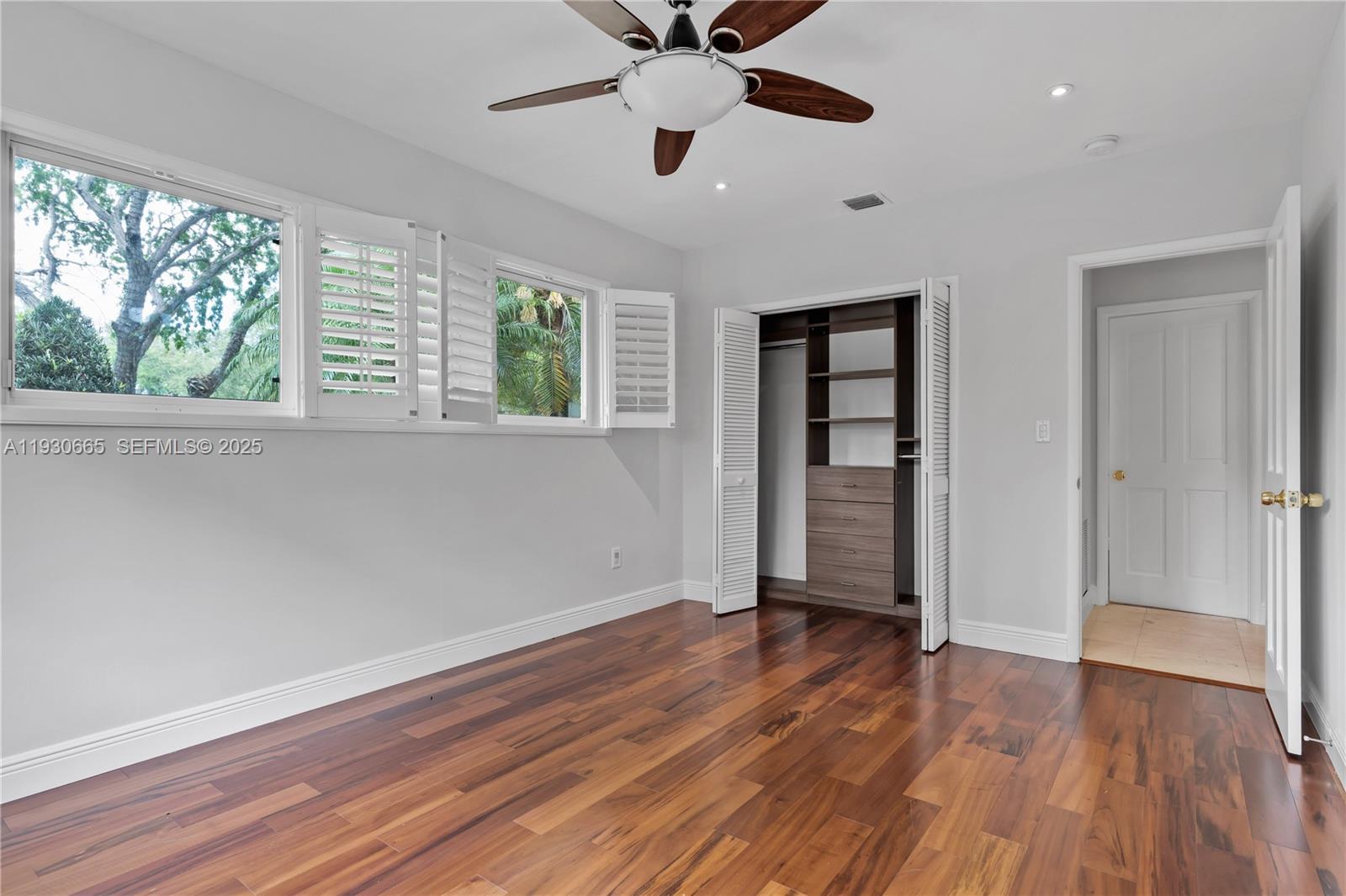 TOWN & COUNTRY ESTATES - Residential