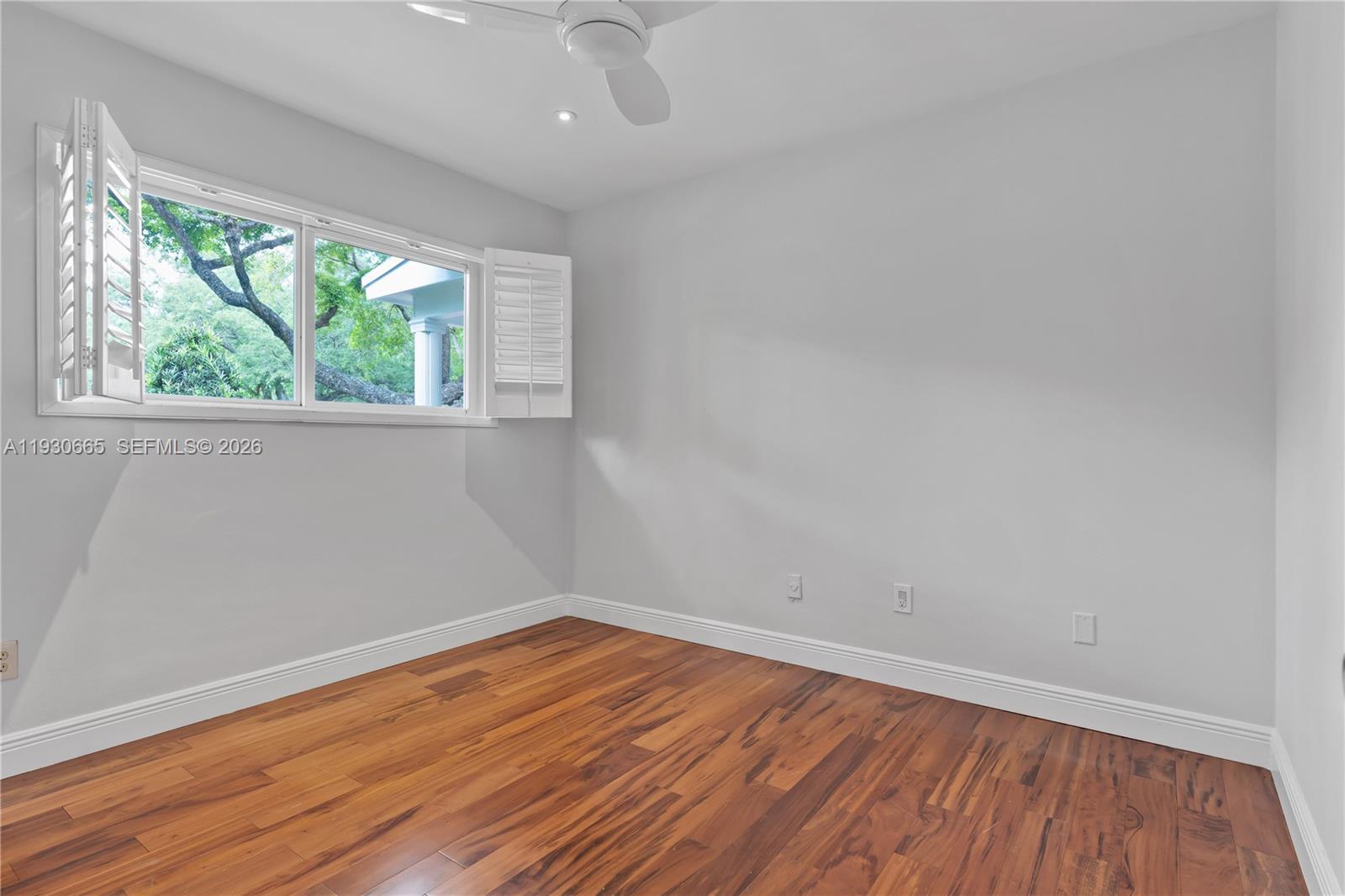 TOWN & COUNTRY ESTATES - Residential