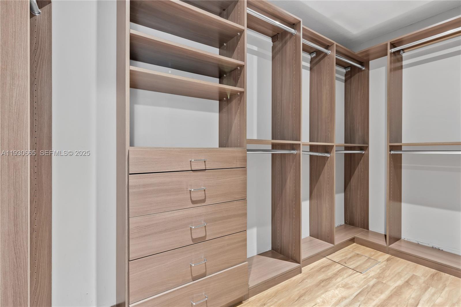 TOWN & COUNTRY ESTATES - Residential