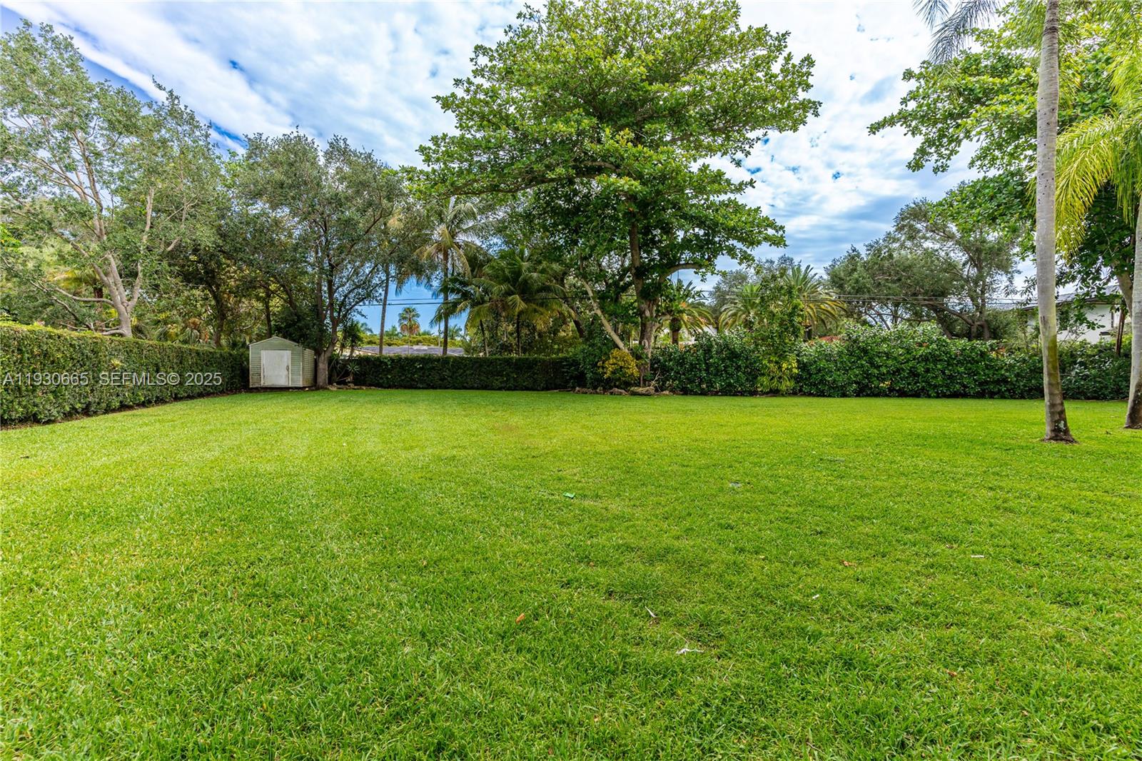 TOWN & COUNTRY ESTATES - Residential