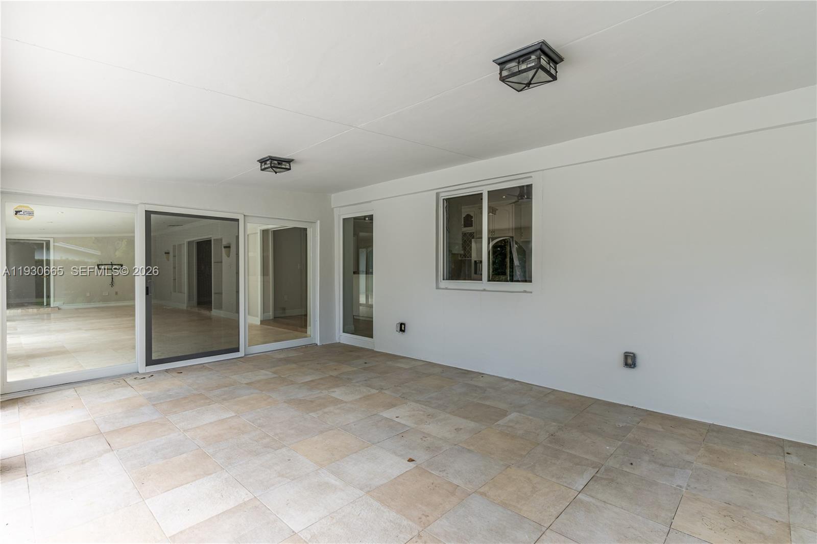 TOWN & COUNTRY ESTATES - Residential