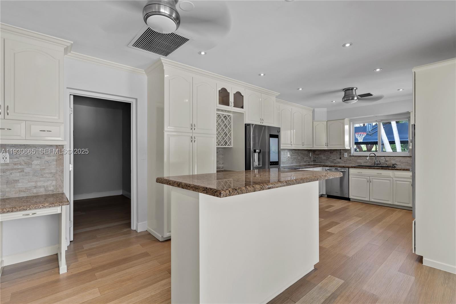 TOWN & COUNTRY ESTATES - Residential