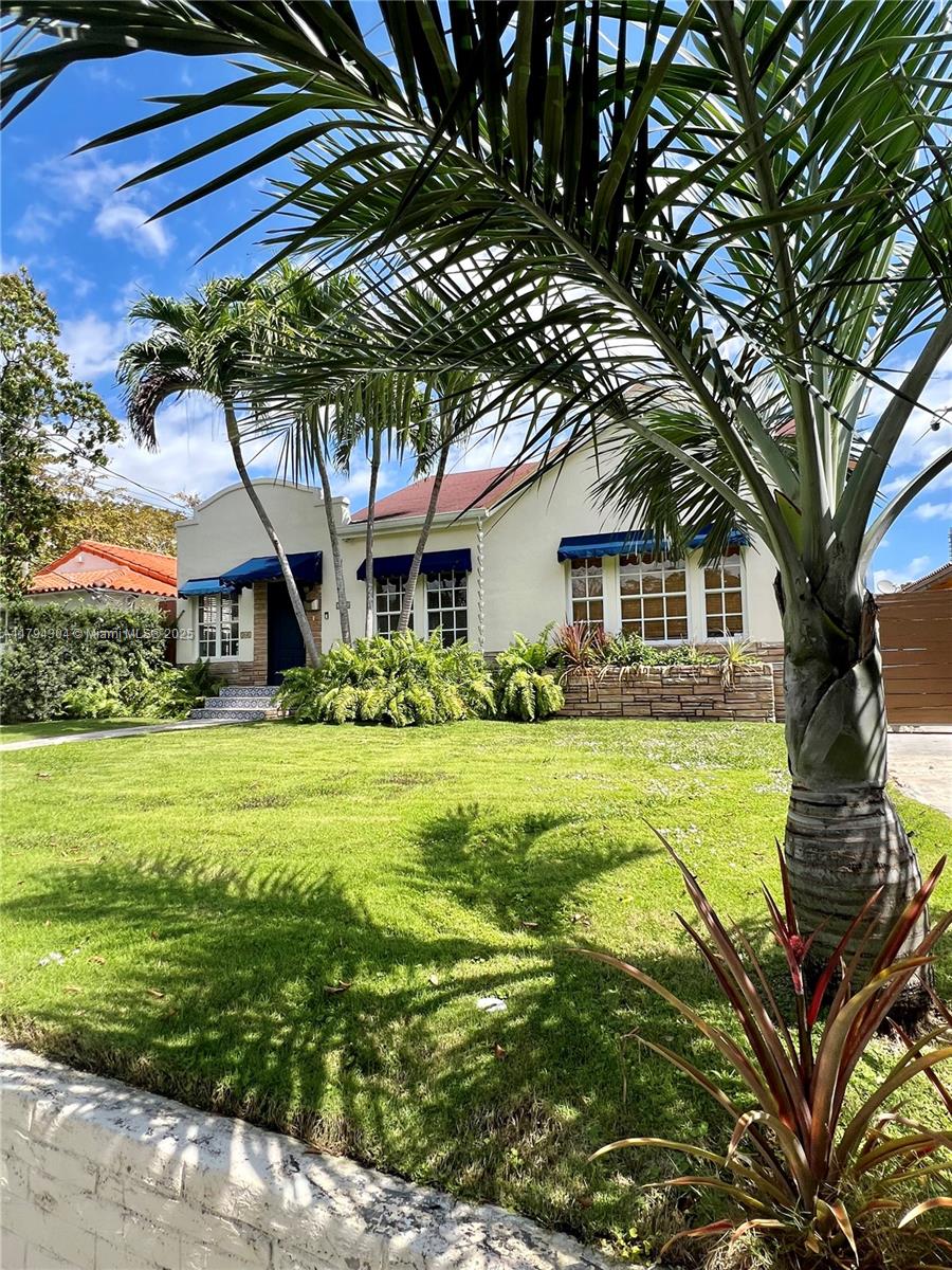 361 Sw 20th Rd, Miami, Broward County, Florida - 3 Bedrooms  
2 Bathrooms - 
