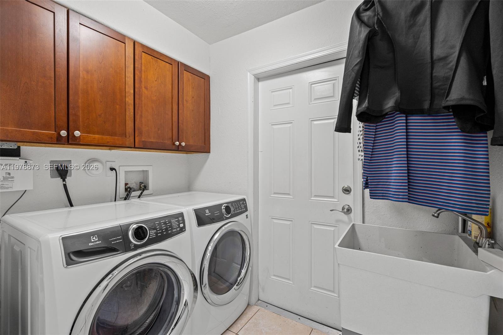 CUTLER CAY - Residential