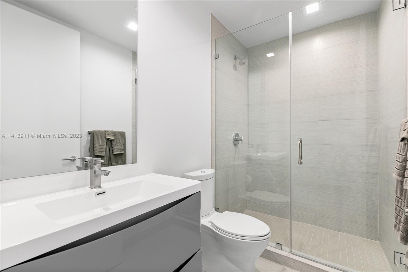 ALTOS DEL MAR NO. 5 - Residential