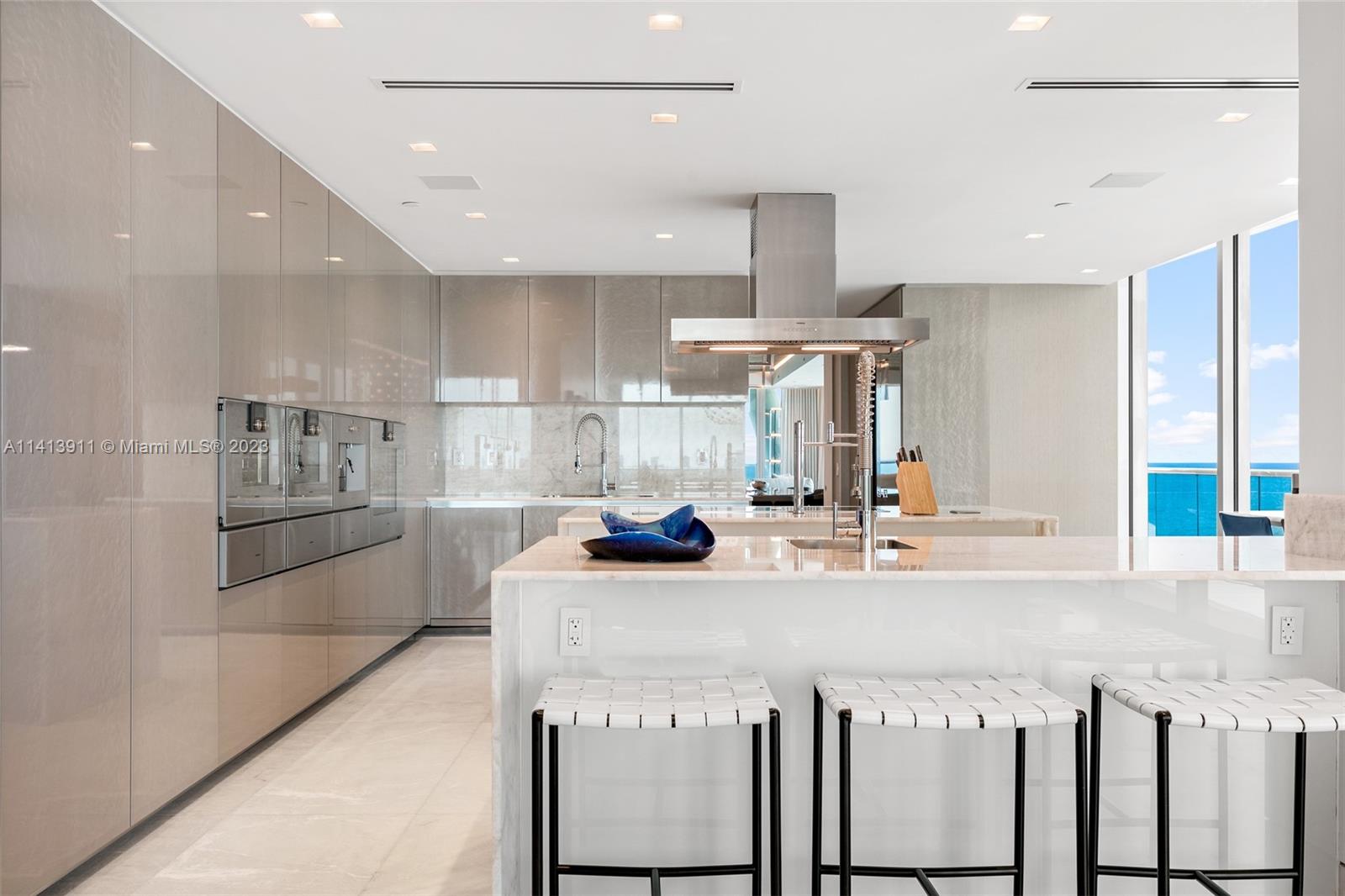 ALTOS DEL MAR NO. 5 - Residential