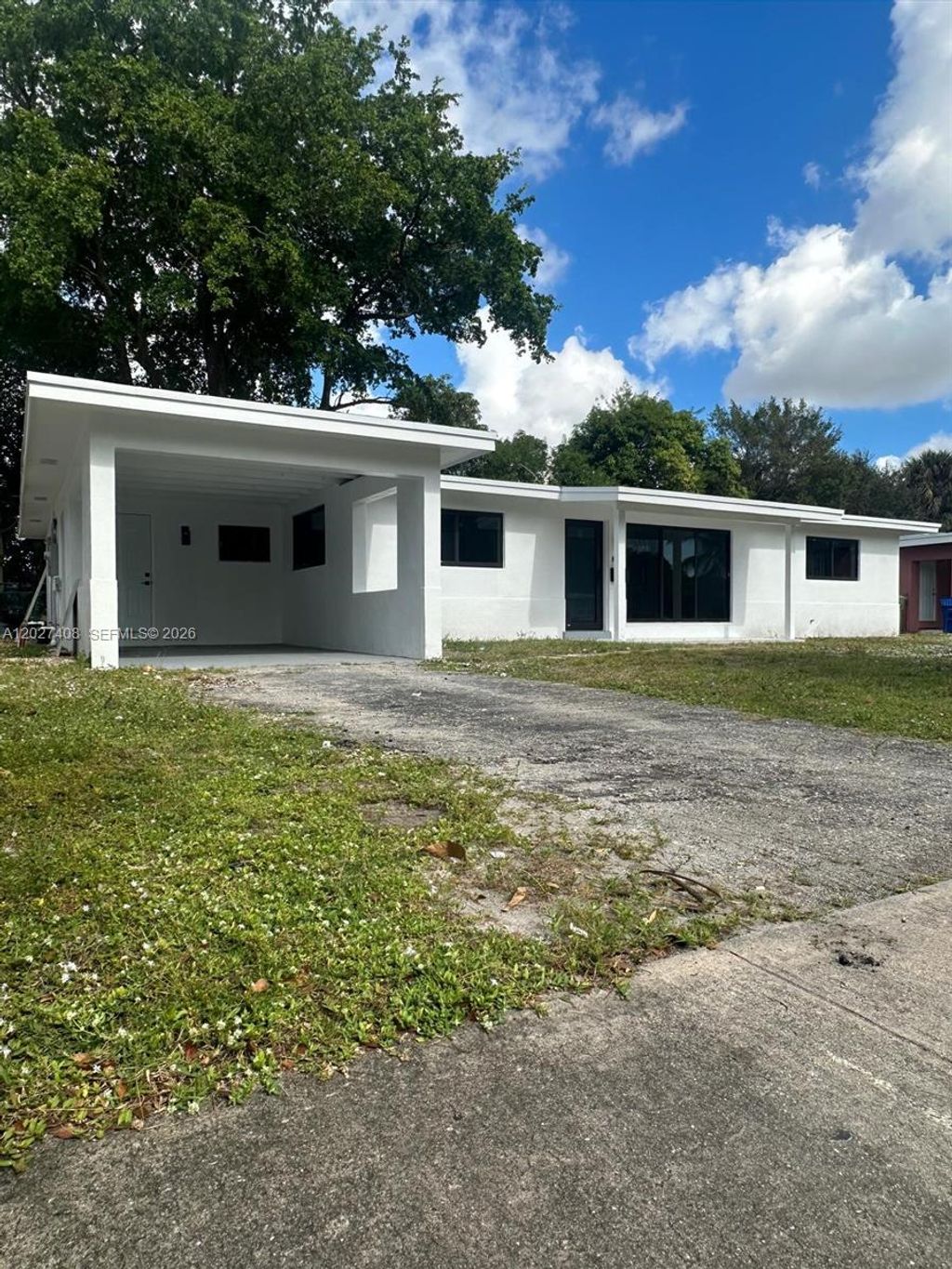 Photo of 810 Wyoming Ave, Fort Lauderdale, FL 33312 (MLS # A12027408)