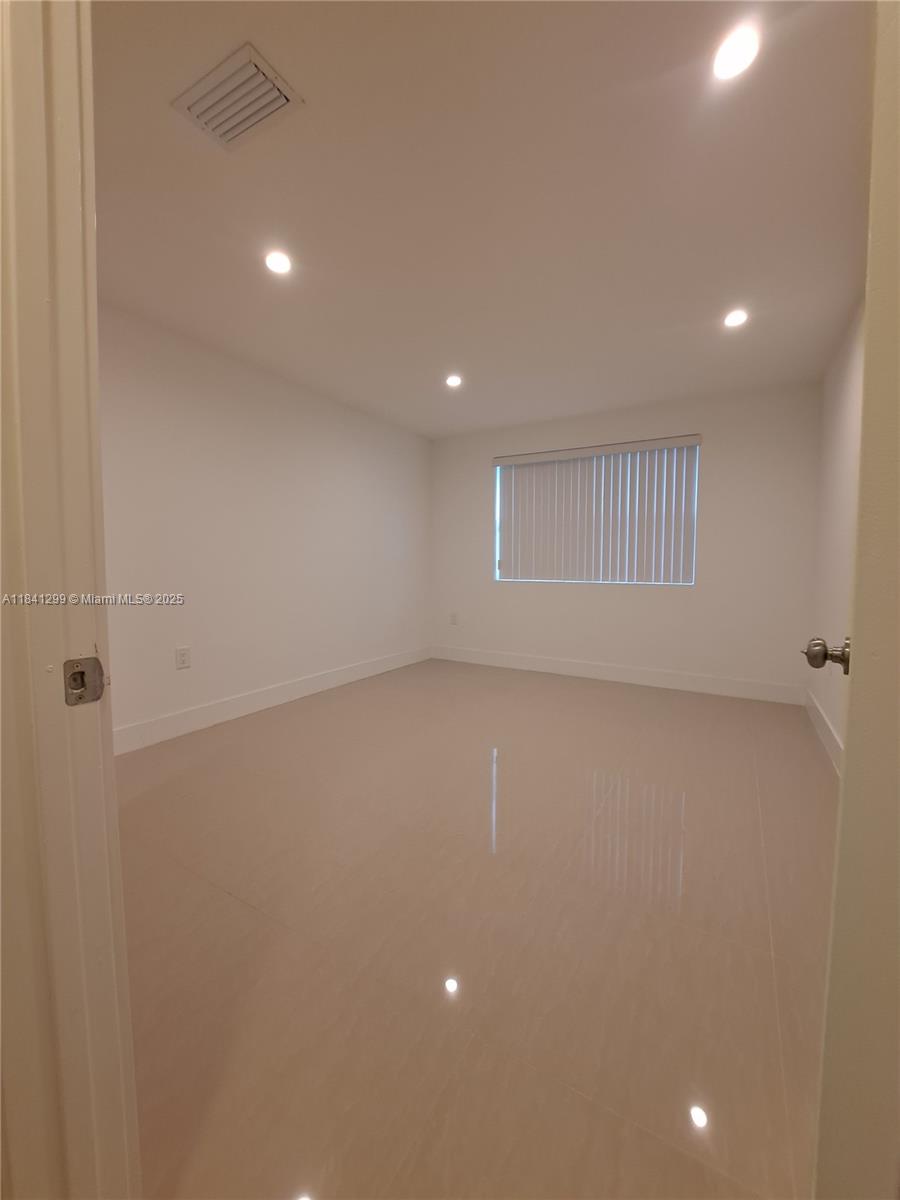 VERANO AT MIRAMAR CONDO - Residential Lease