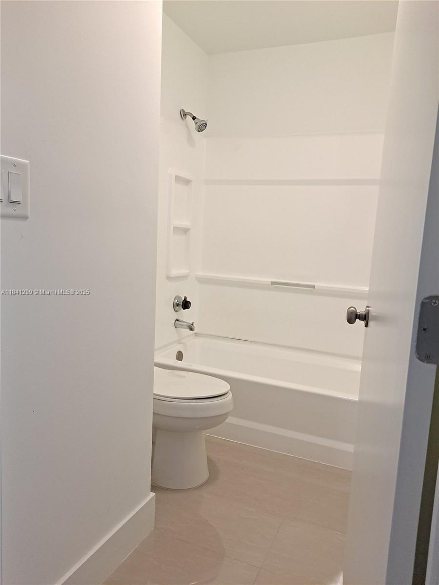 VERANO AT MIRAMAR CONDO - Residential Lease