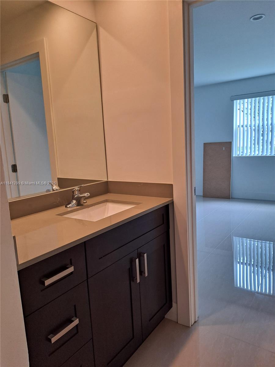 VERANO AT MIRAMAR CONDO - Residential Lease