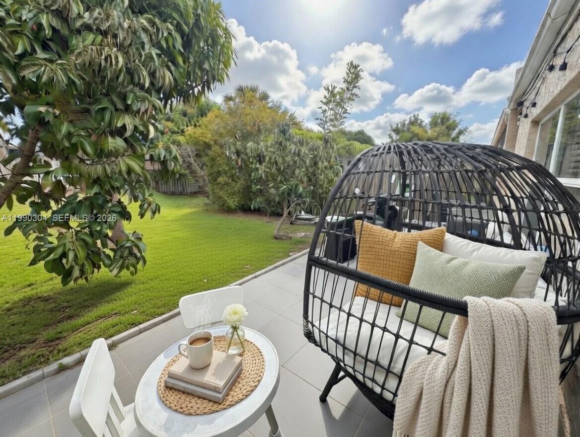 THE LAKES - Residential