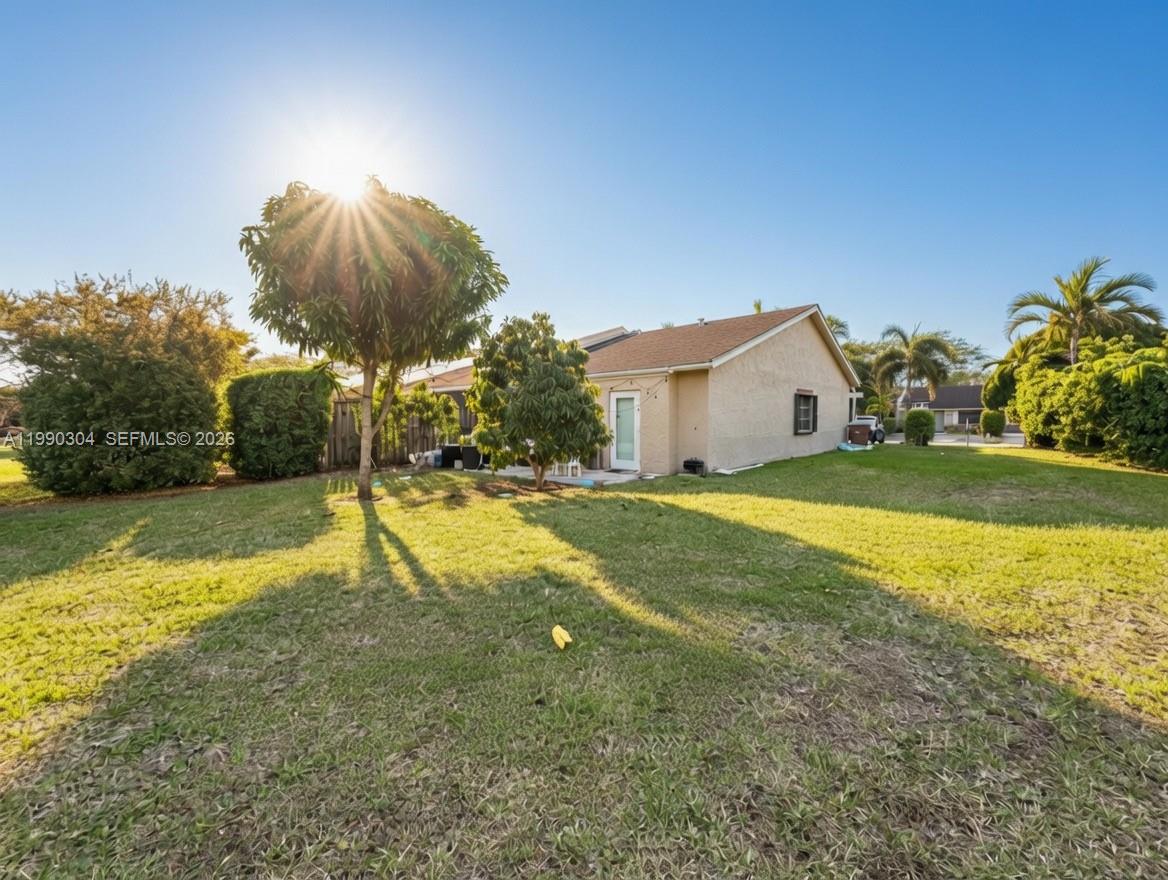 THE LAKES - Residential