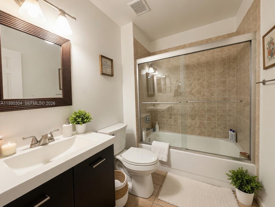 THE LAKES - Residential