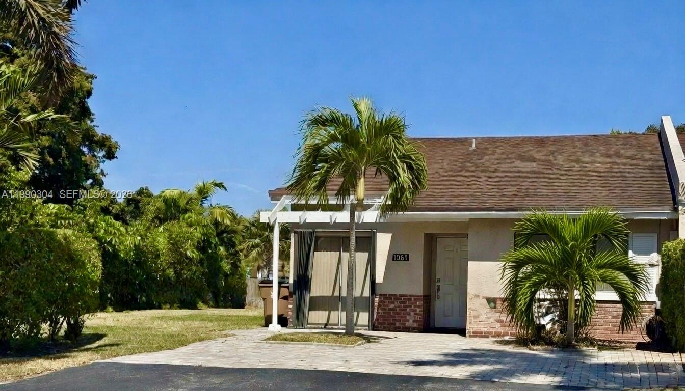 THE LAKES - Residential