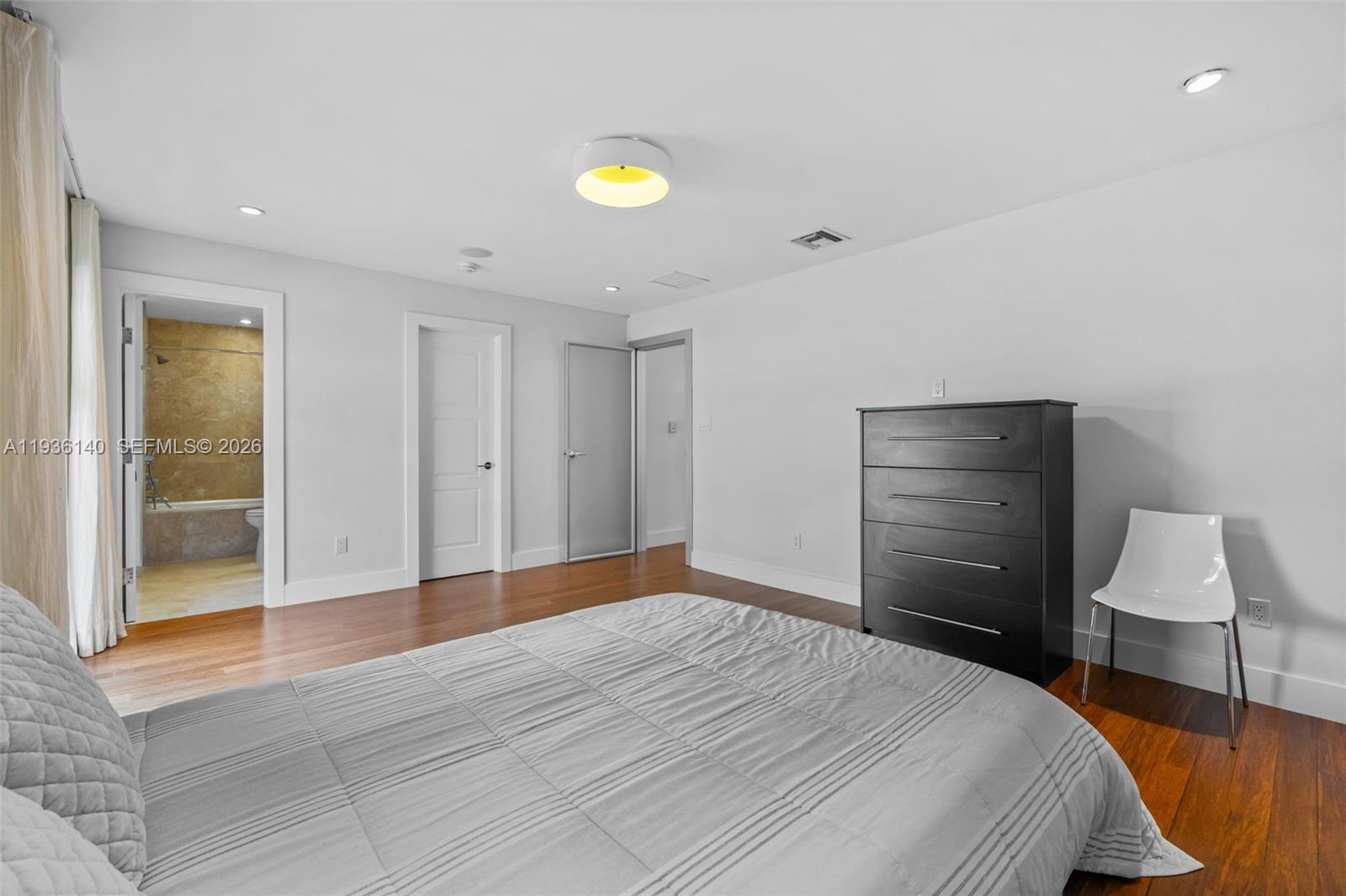 BAY HARBOR ISLAND - Residential