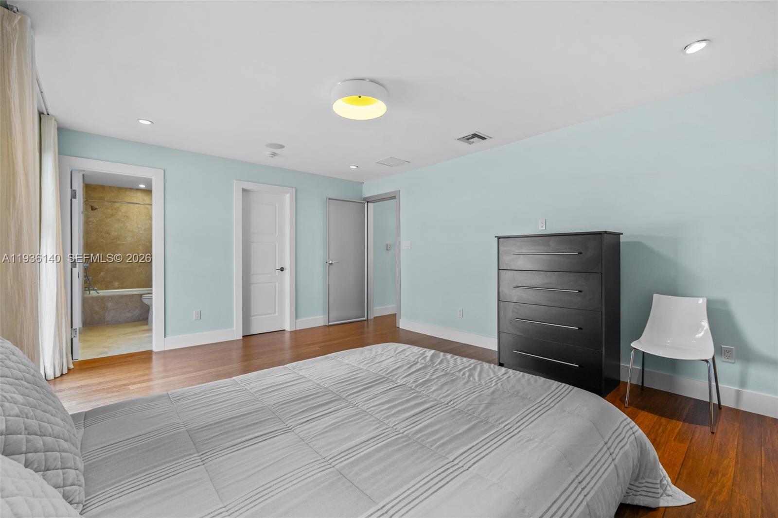 BAY HARBOR ISLAND - Residential