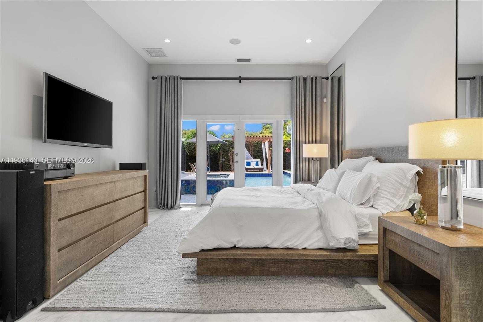 BAY HARBOR ISLAND - Residential