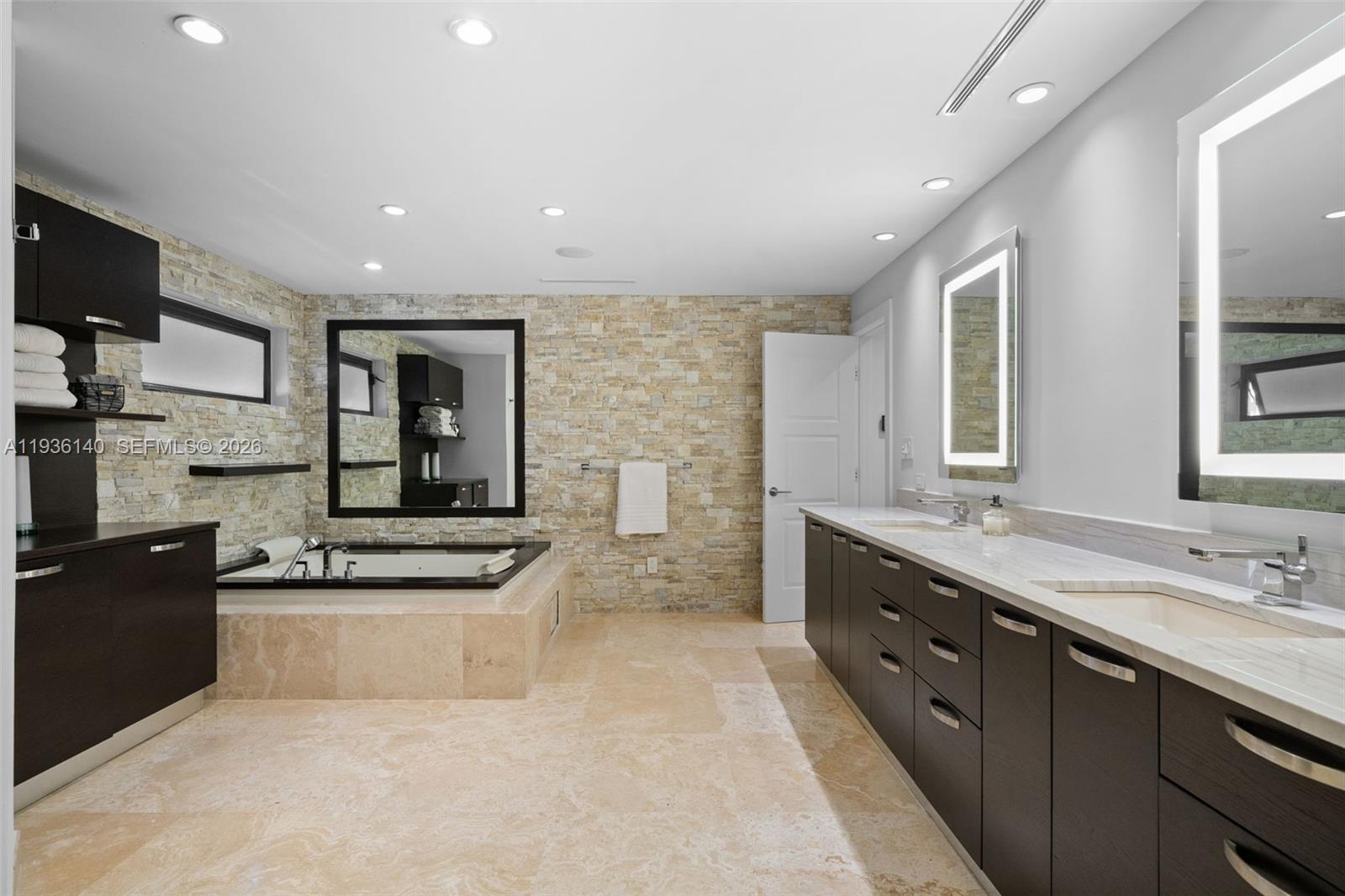 BAY HARBOR ISLAND - Residential