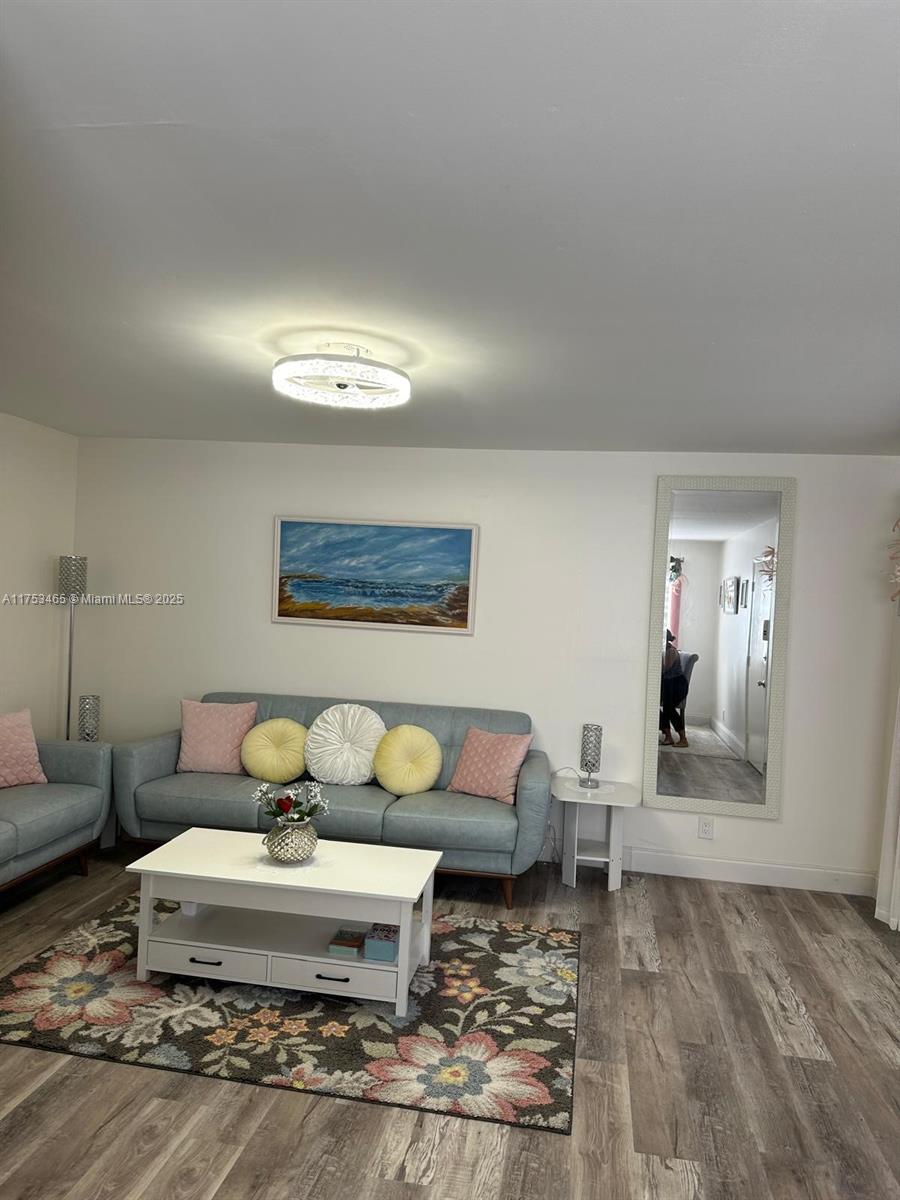 KINGS POINT PIEDMONT COND - Residential Lease