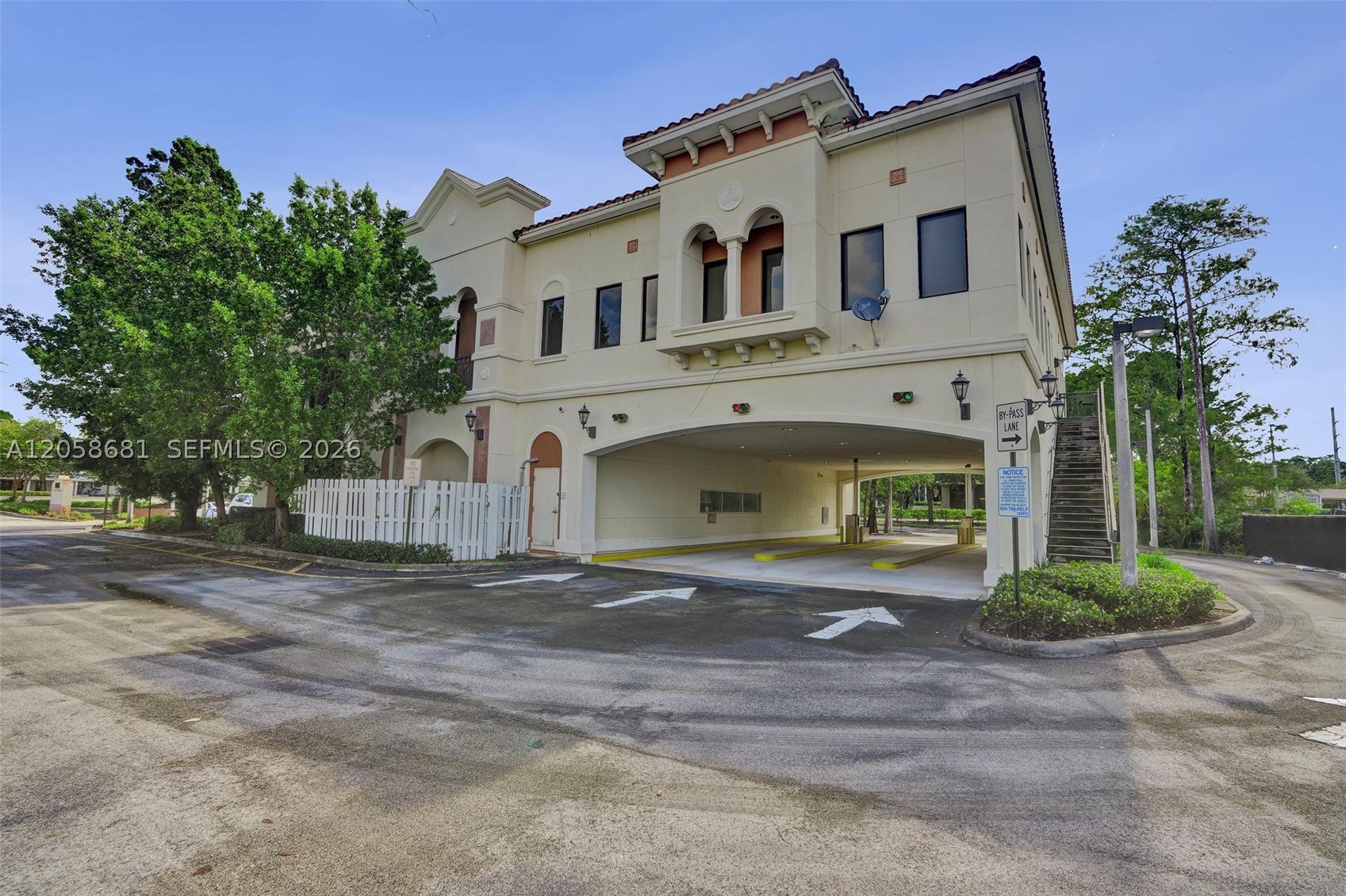 8850 W Oakland Park Blvd