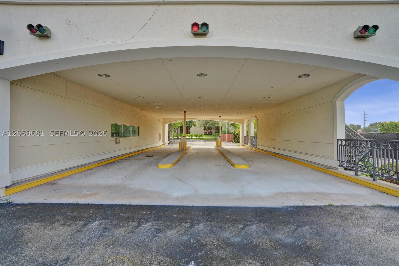 8850 W Oakland Park Blvd