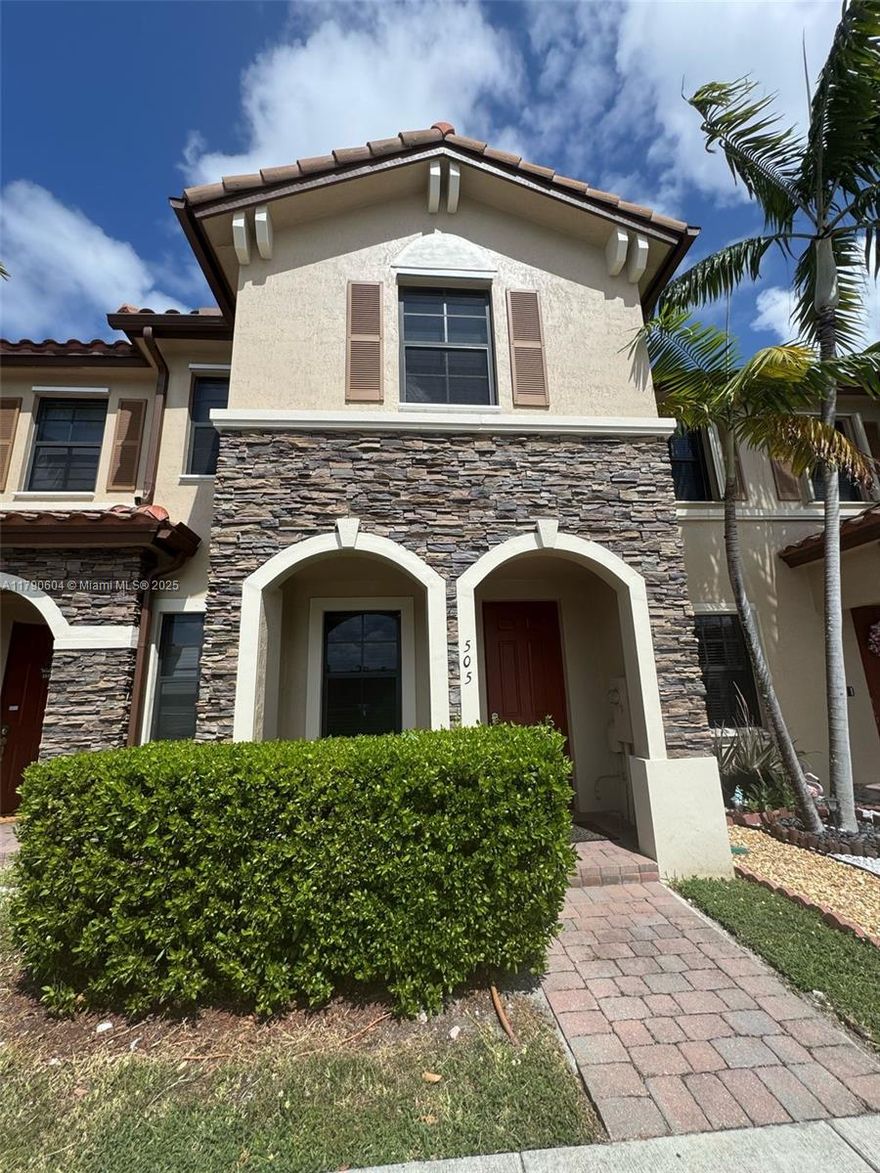 INVESTMENT OPPORTUNITY! STUNNING AND MODERN TOWNHOUSE IN MARTINIQUE FEATURING 3 BDRMS / 2.5 BATHS. LARGE PANTRY, TILE FLOORS THROUGHOUT (CARPET ONLY IN BEDROOMS), SS APPLIANCES, AND A PRIVATE FENCED BACKYARD. AMPLE PARKING, AND ACCESS TO A BEAUTIFUL CLUBHOUSE WITH RESORT-STYLE POOL, CHILDREN’S PLAY AREA, FITNESS CENTER, SHOWERS, AND SAUNA. PERFECT FOR LIVING OR INVESTMENT!
