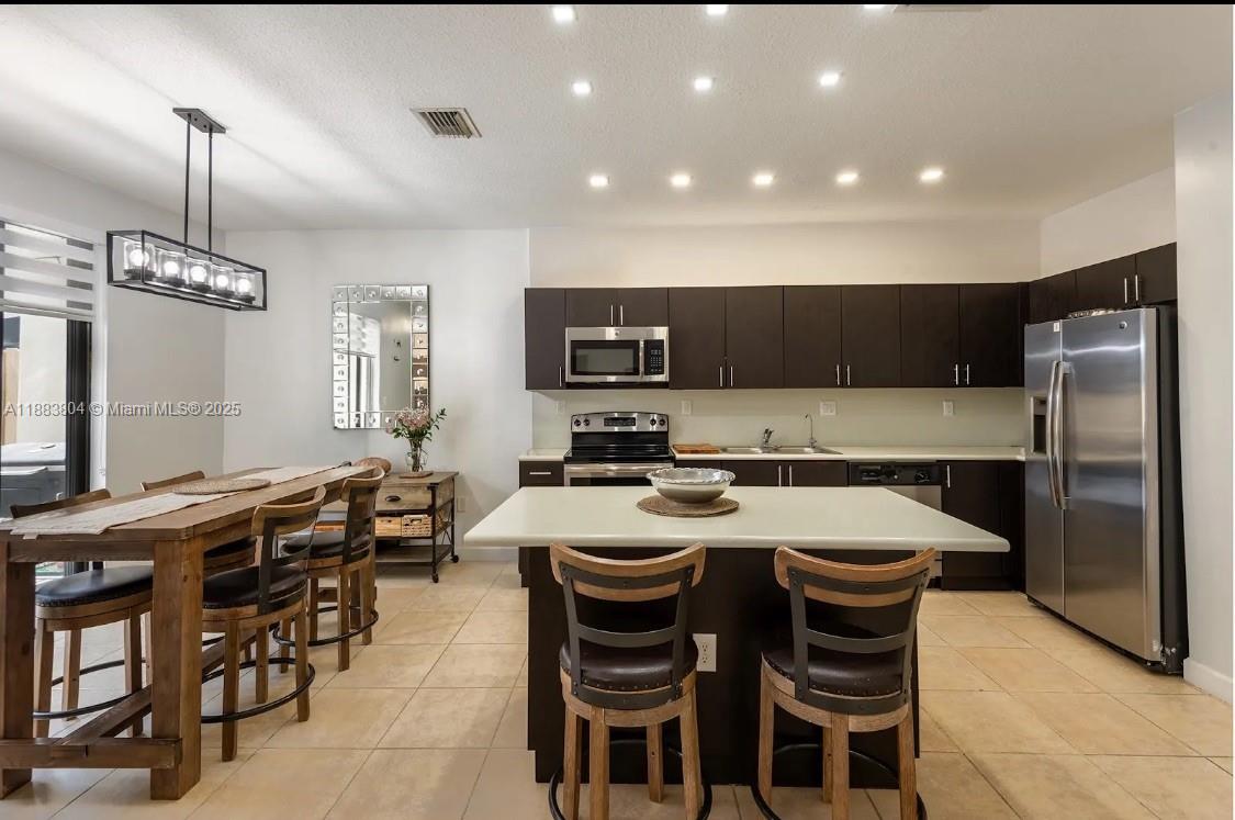 OAK HAMMOCK TOWNHOMES SUB - Residential