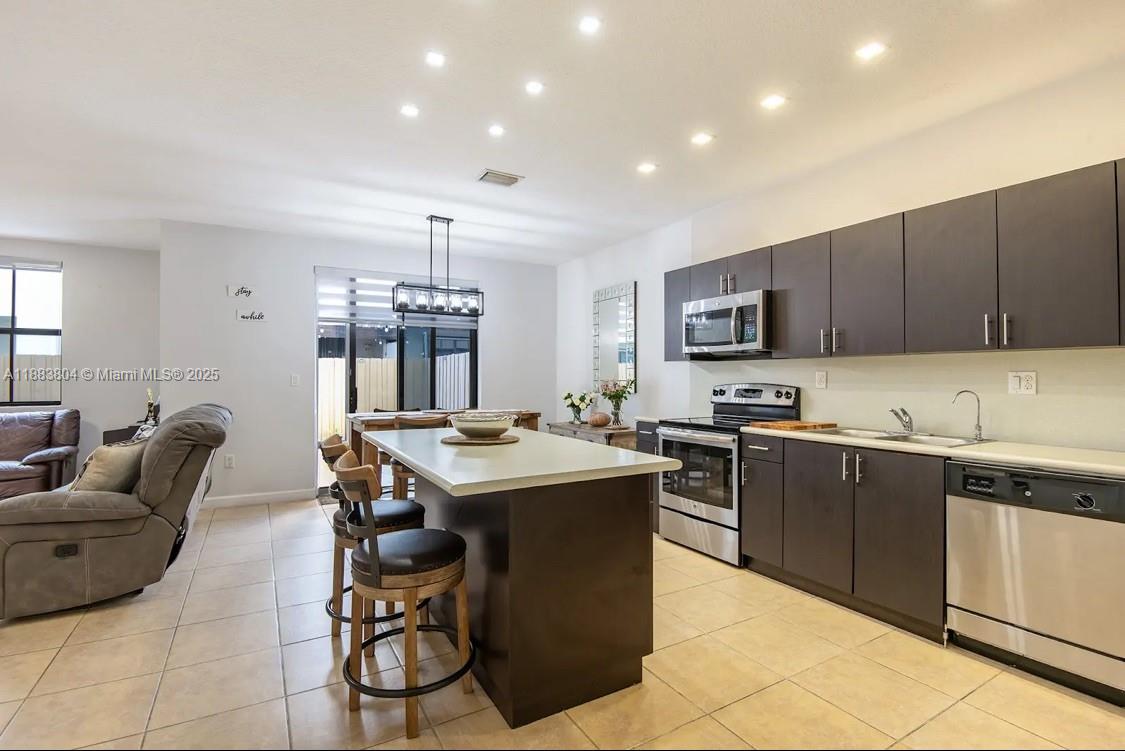 OAK HAMMOCK TOWNHOMES SUB - Residential