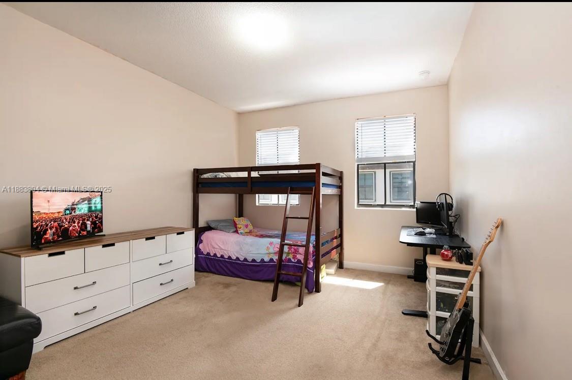 OAK HAMMOCK TOWNHOMES SUB - Residential