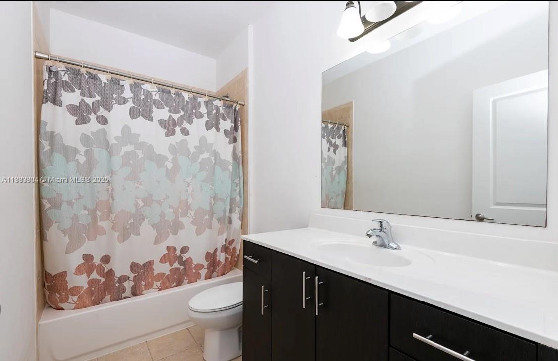 OAK HAMMOCK TOWNHOMES SUB - Residential