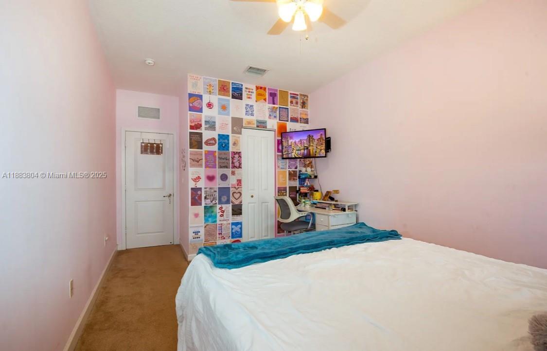 OAK HAMMOCK TOWNHOMES SUB - Residential