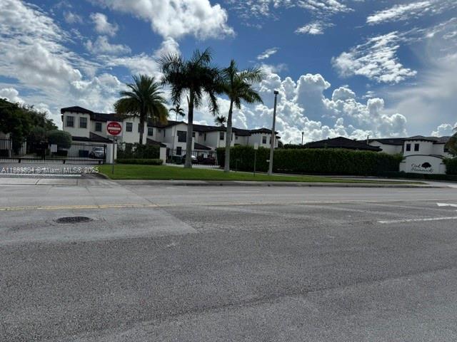 OAK HAMMOCK TOWNHOMES SUB - Residential