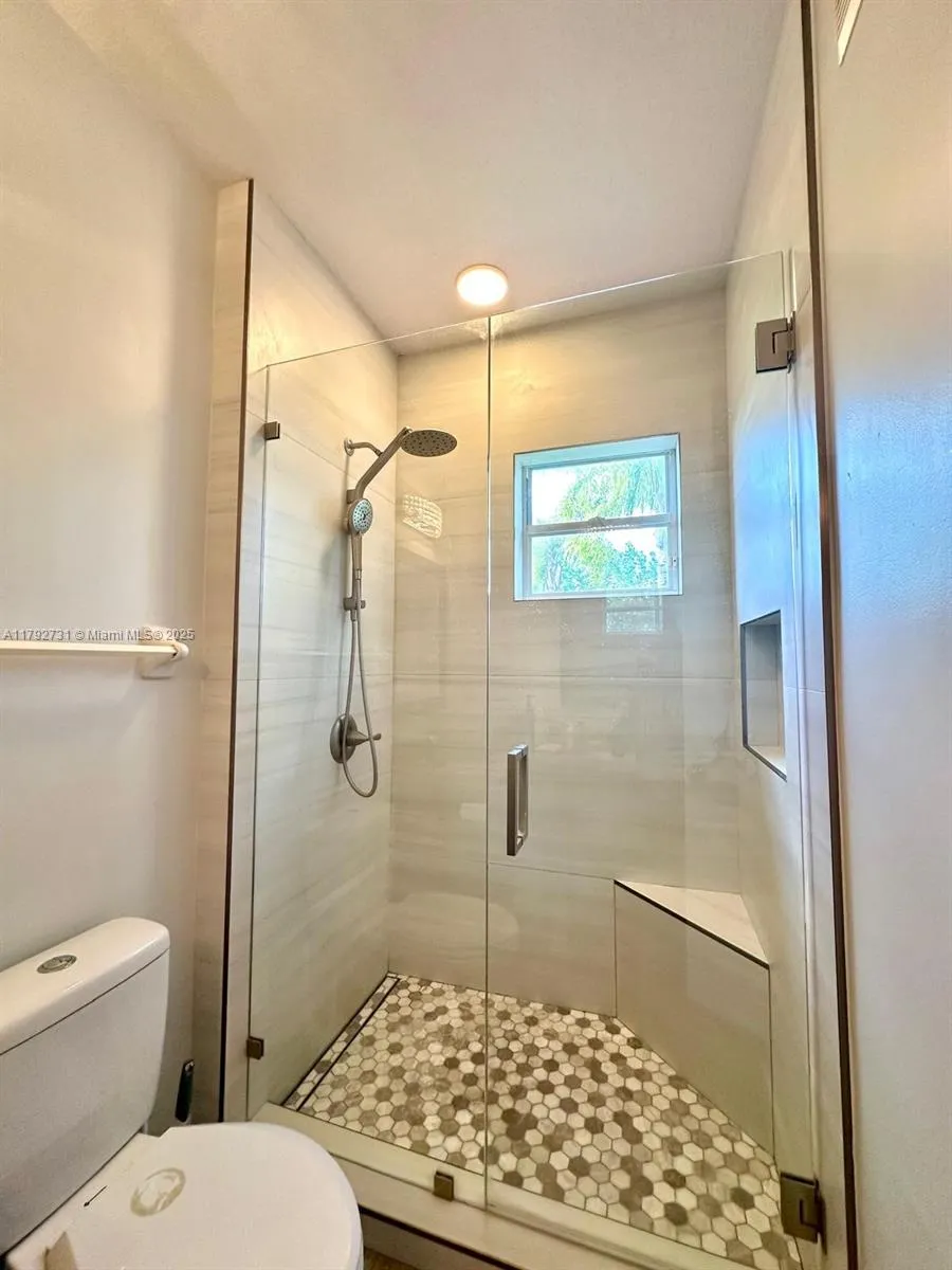 Pembroke Pines, Florida 33028, United States, 3 Bedrooms Bedrooms, ,3 BathroomsBathrooms,Residential,Pending,122454