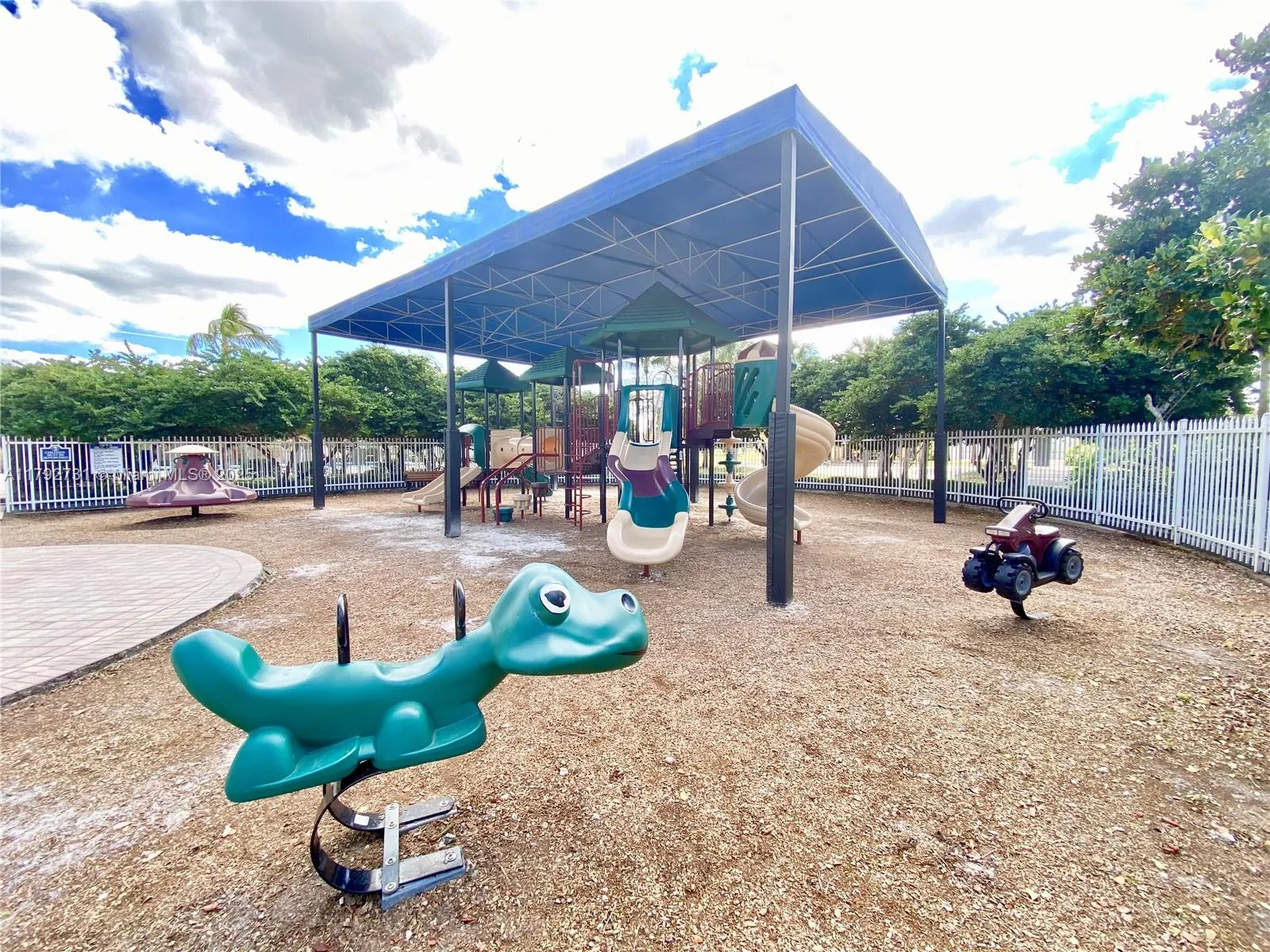 Pembroke Pines, Florida 33028, United States, 3 Bedrooms Bedrooms, ,3 BathroomsBathrooms,Residential,Pending,122454