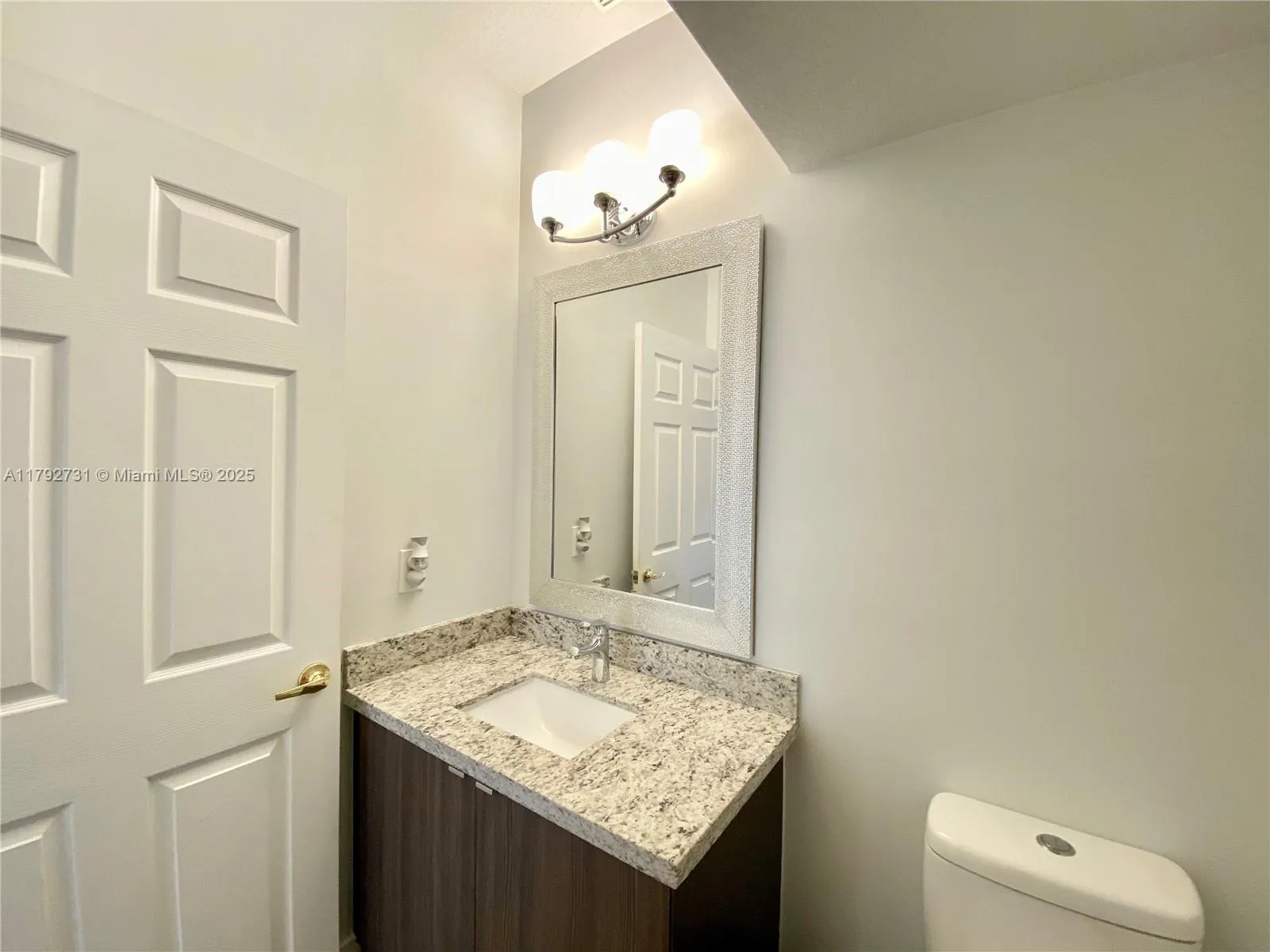 Pembroke Pines, Florida 33028, United States, 3 Bedrooms Bedrooms, ,3 BathroomsBathrooms,Residential,Pending,122454