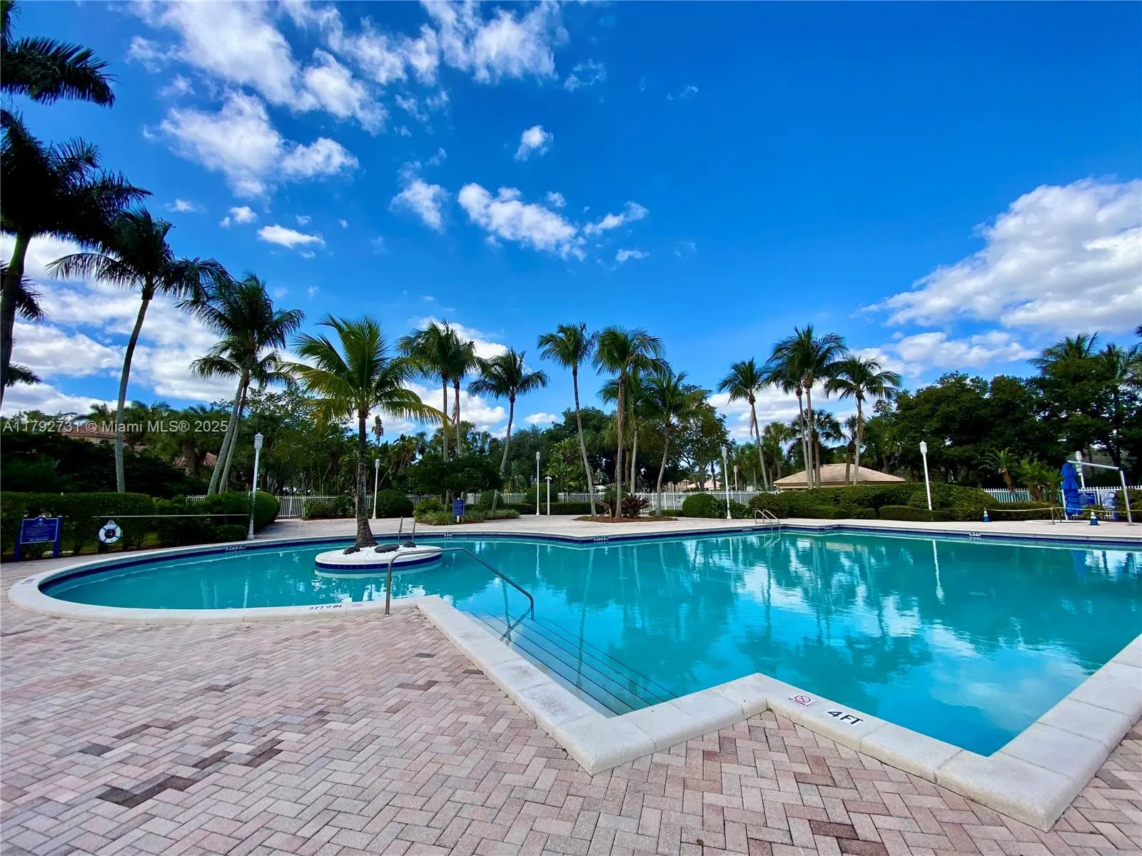 Pembroke Pines, Florida 33028, United States, 3 Bedrooms Bedrooms, ,3 BathroomsBathrooms,Residential,Pending,122454