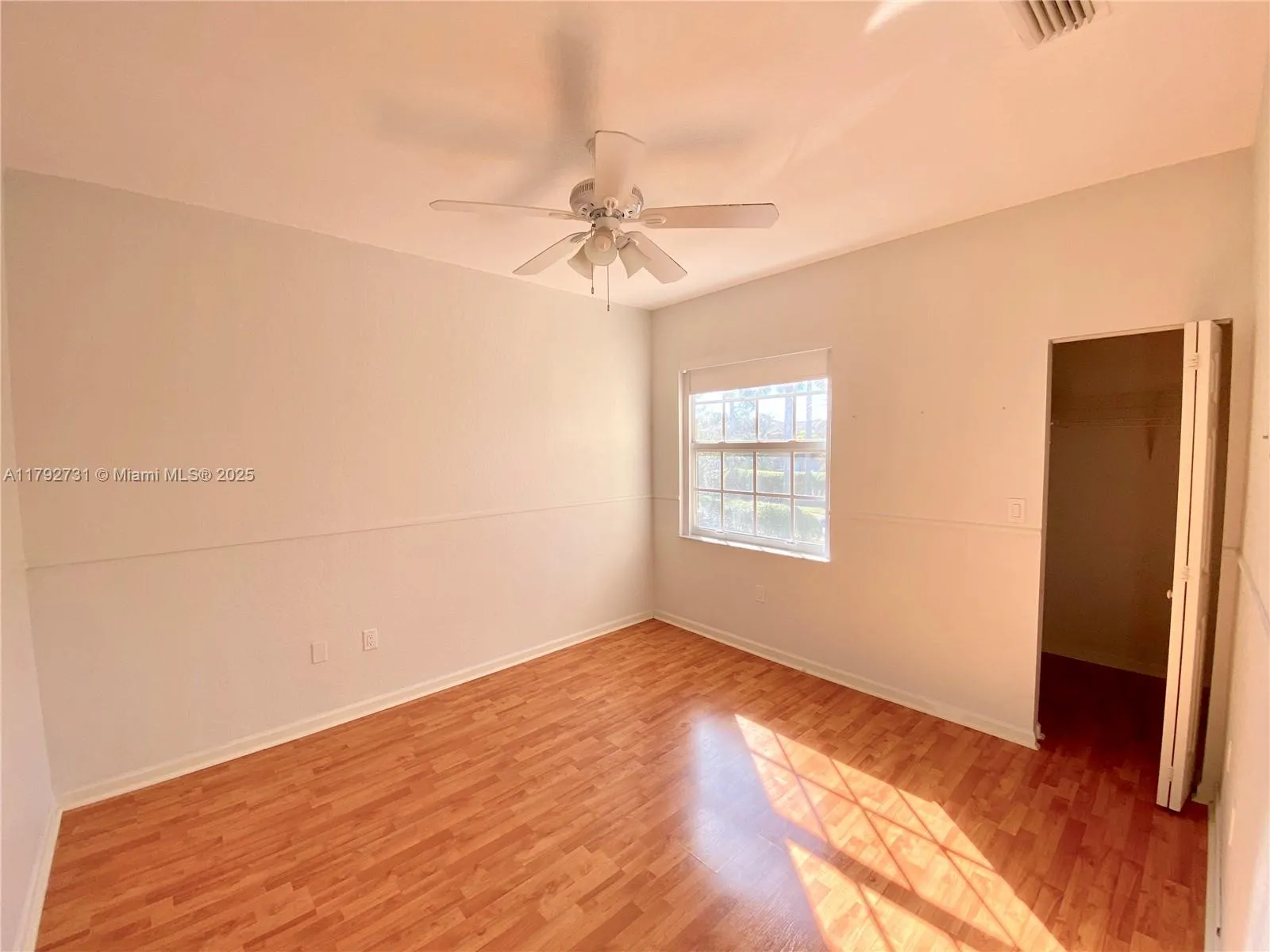 Pembroke Pines, Florida 33028, United States, 3 Bedrooms Bedrooms, ,3 BathroomsBathrooms,Residential,Pending,122454