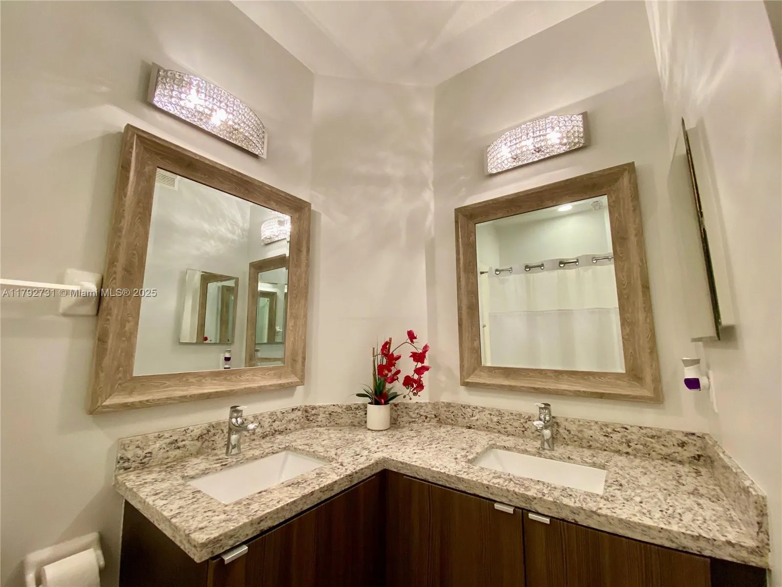 Pembroke Pines, Florida 33028, United States, 3 Bedrooms Bedrooms, ,3 BathroomsBathrooms,Residential,Pending,122454