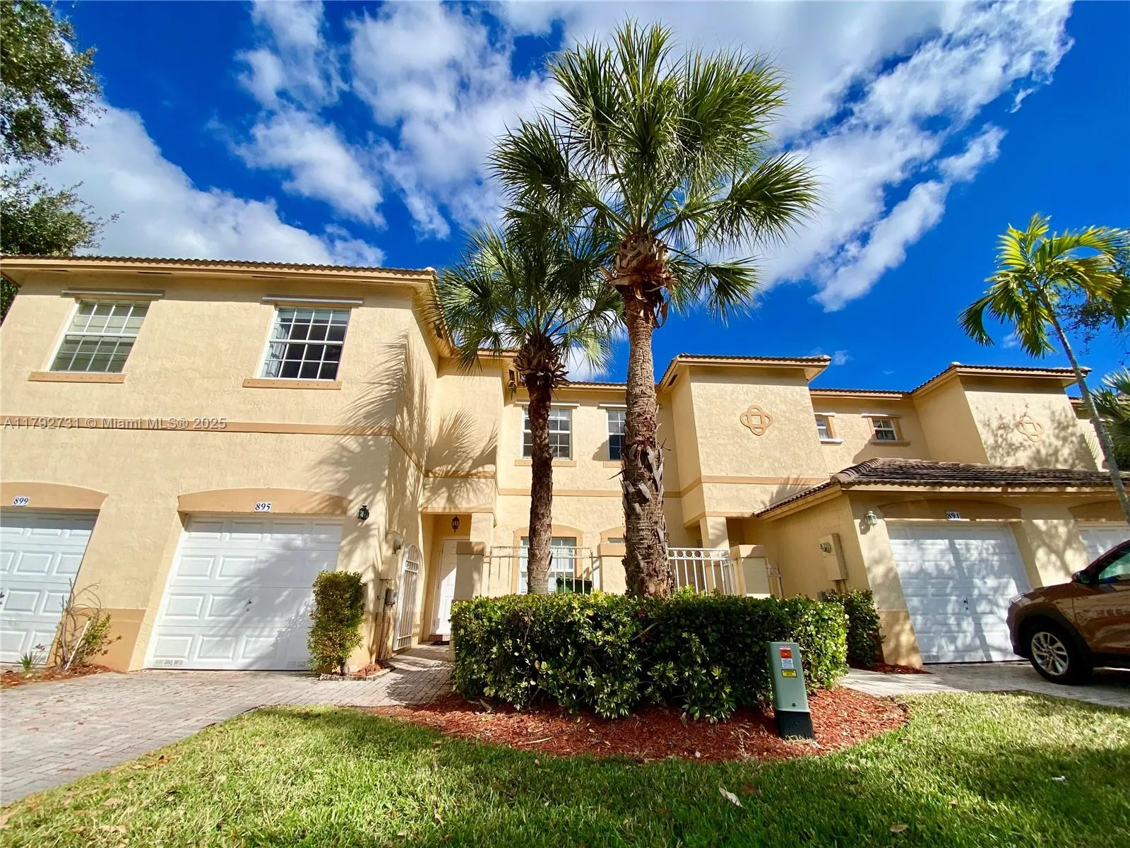 Pembroke Pines, Florida 33028, United States, 3 Bedrooms Bedrooms, ,3 BathroomsBathrooms,Residential,Pending,122454