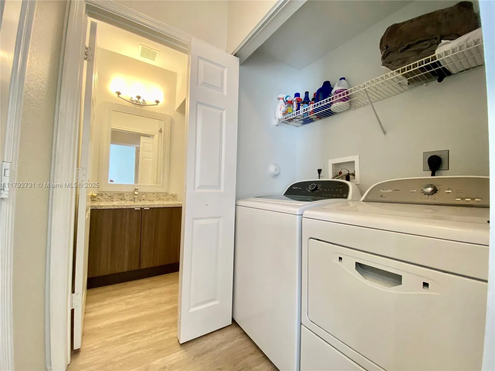 Pembroke Pines, Florida 33028, United States, 3 Bedrooms Bedrooms, ,3 BathroomsBathrooms,Residential,Pending,122454