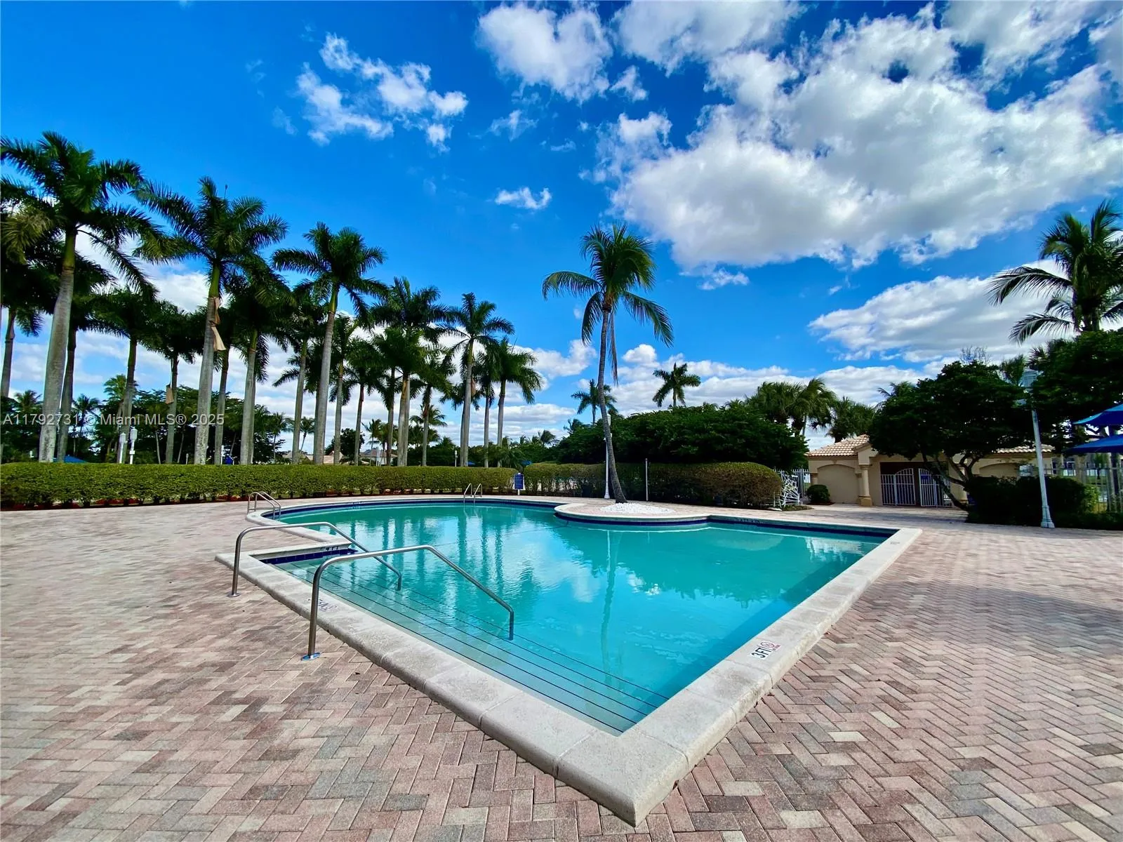 Pembroke Pines, Florida 33028, United States, 3 Bedrooms Bedrooms, ,3 BathroomsBathrooms,Residential,Pending,122454