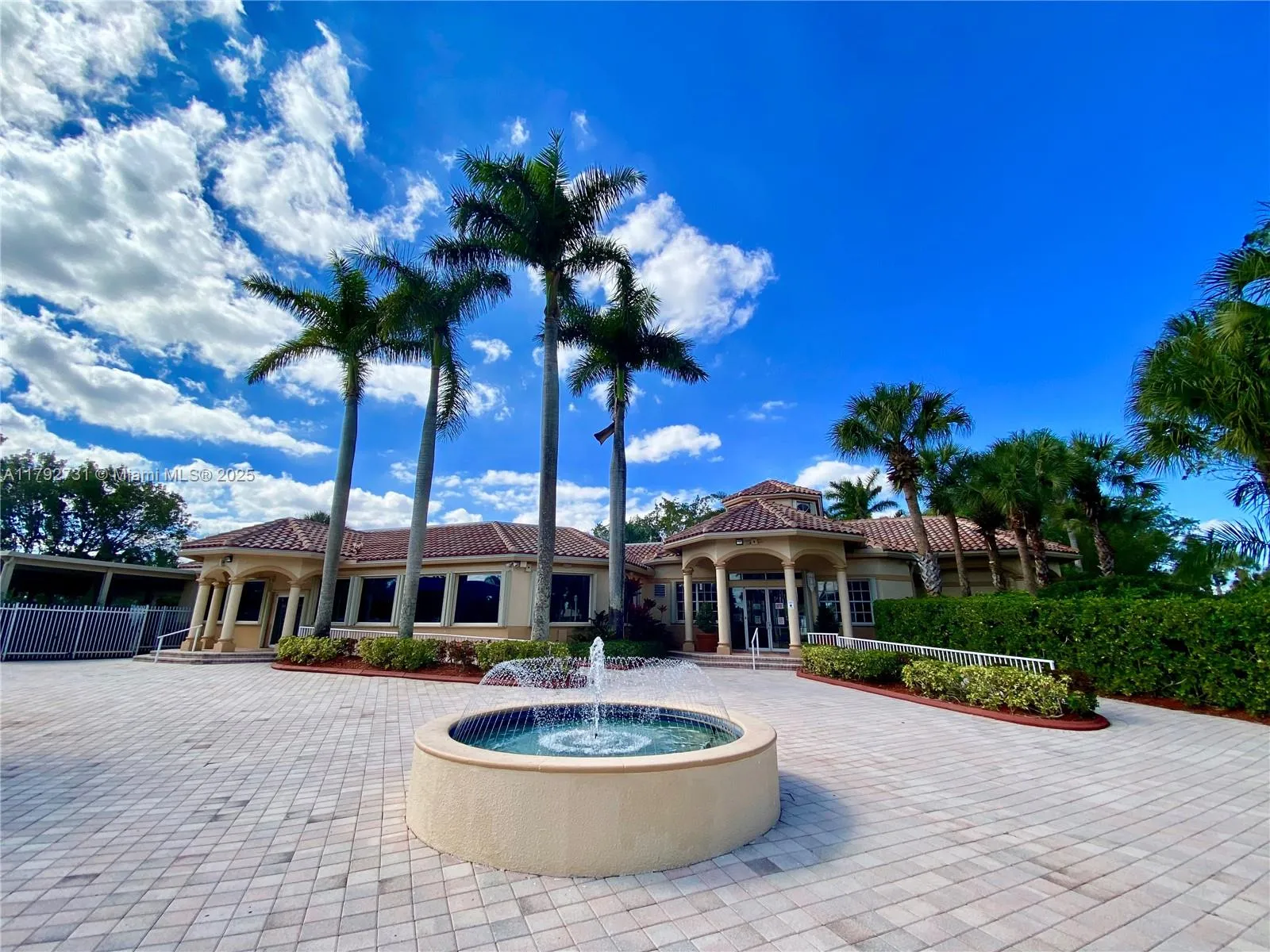 Pembroke Pines, Florida 33028, United States, 3 Bedrooms Bedrooms, ,3 BathroomsBathrooms,Residential,Pending,122454