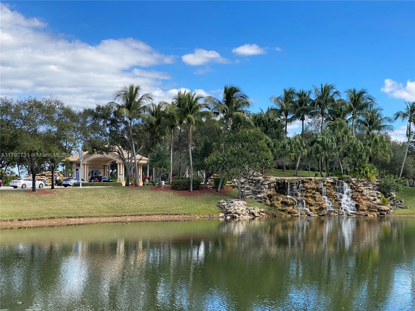 Pembroke Pines, Florida 33028, United States, 3 Bedrooms Bedrooms, ,3 BathroomsBathrooms,Residential,Pending,122454