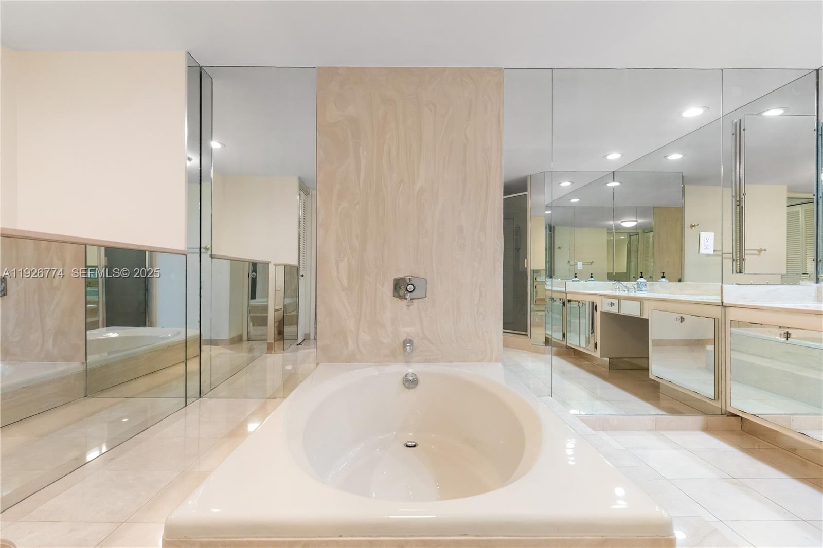 AQUARIUS CONDO - Residential