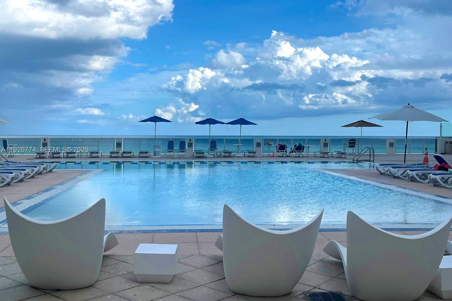 AQUARIUS CONDO - Residential