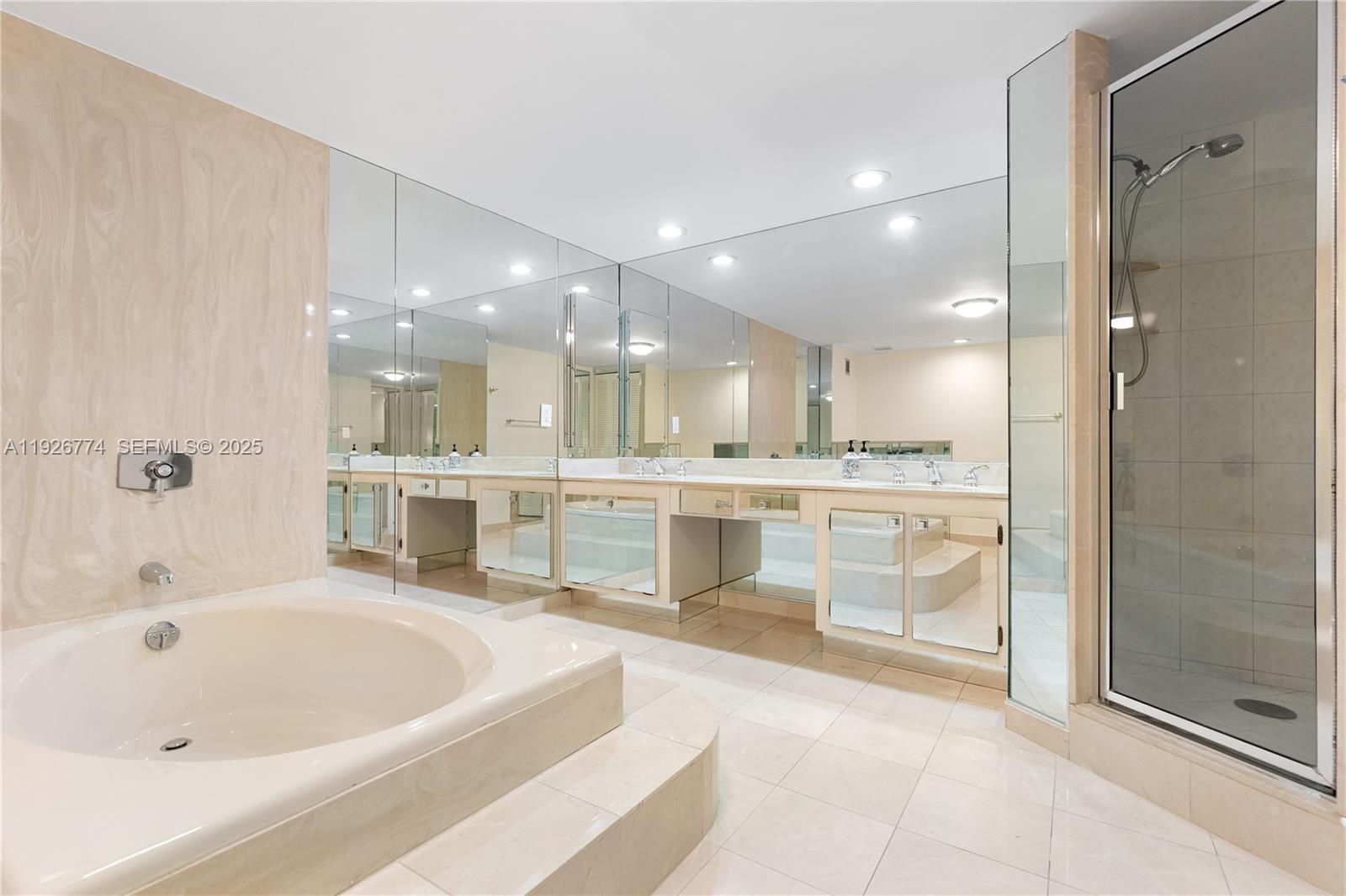 AQUARIUS CONDO - Residential