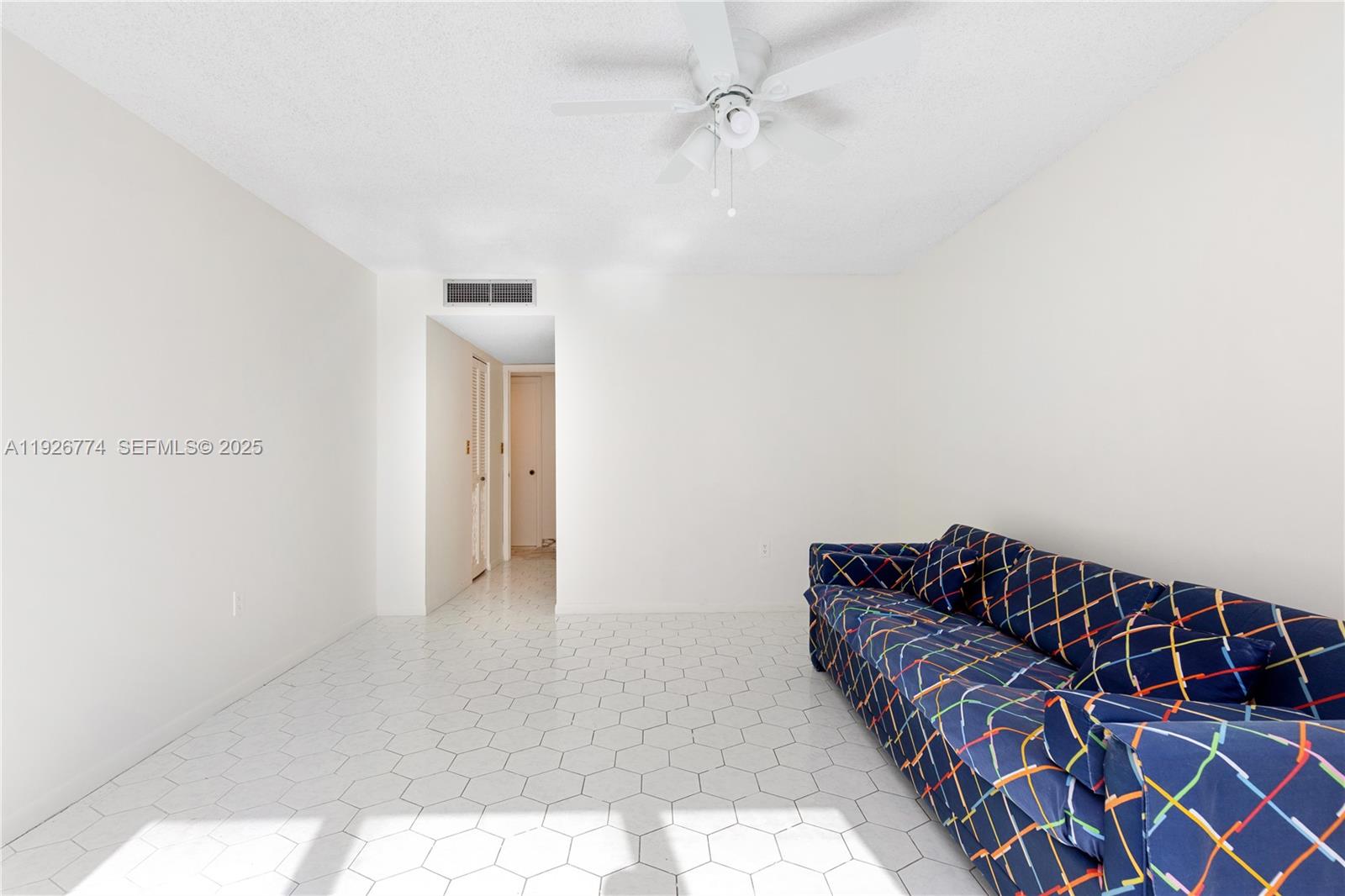 AQUARIUS CONDO - Residential