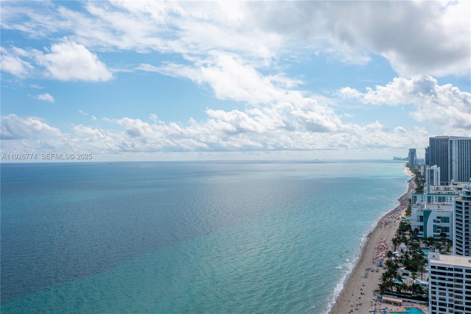 AQUARIUS CONDO - Residential