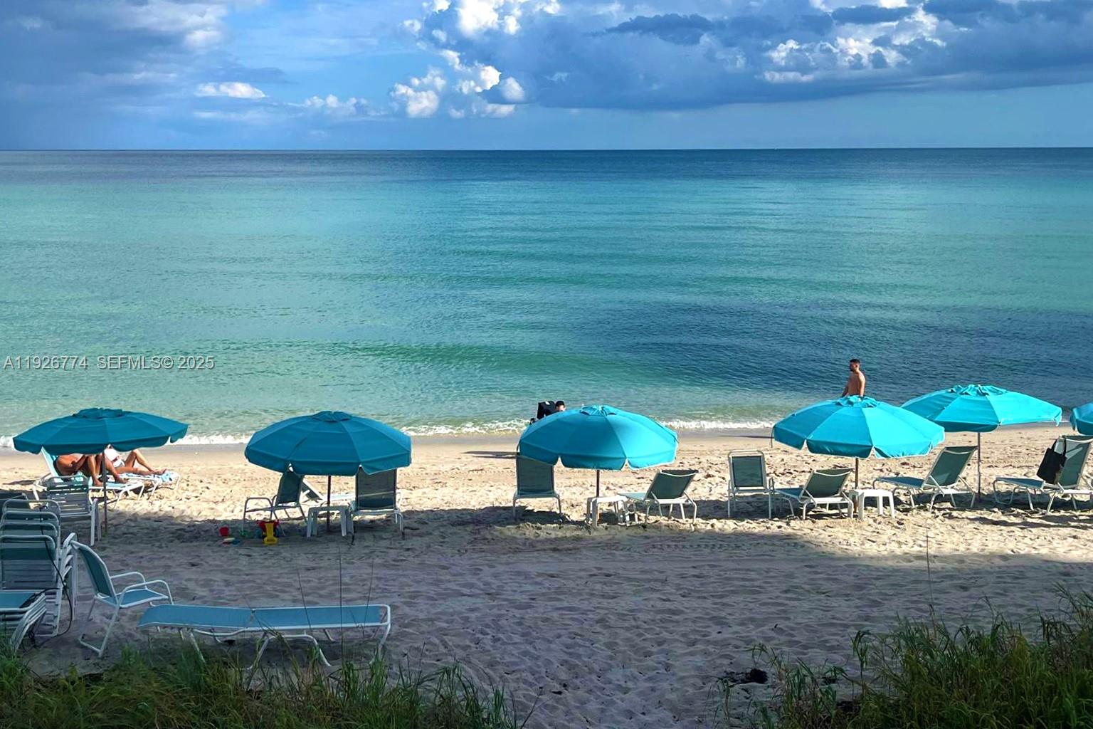 AQUARIUS CONDO - Residential