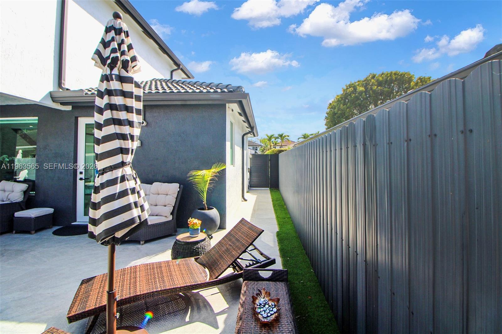 PARADISE REEF - Residential